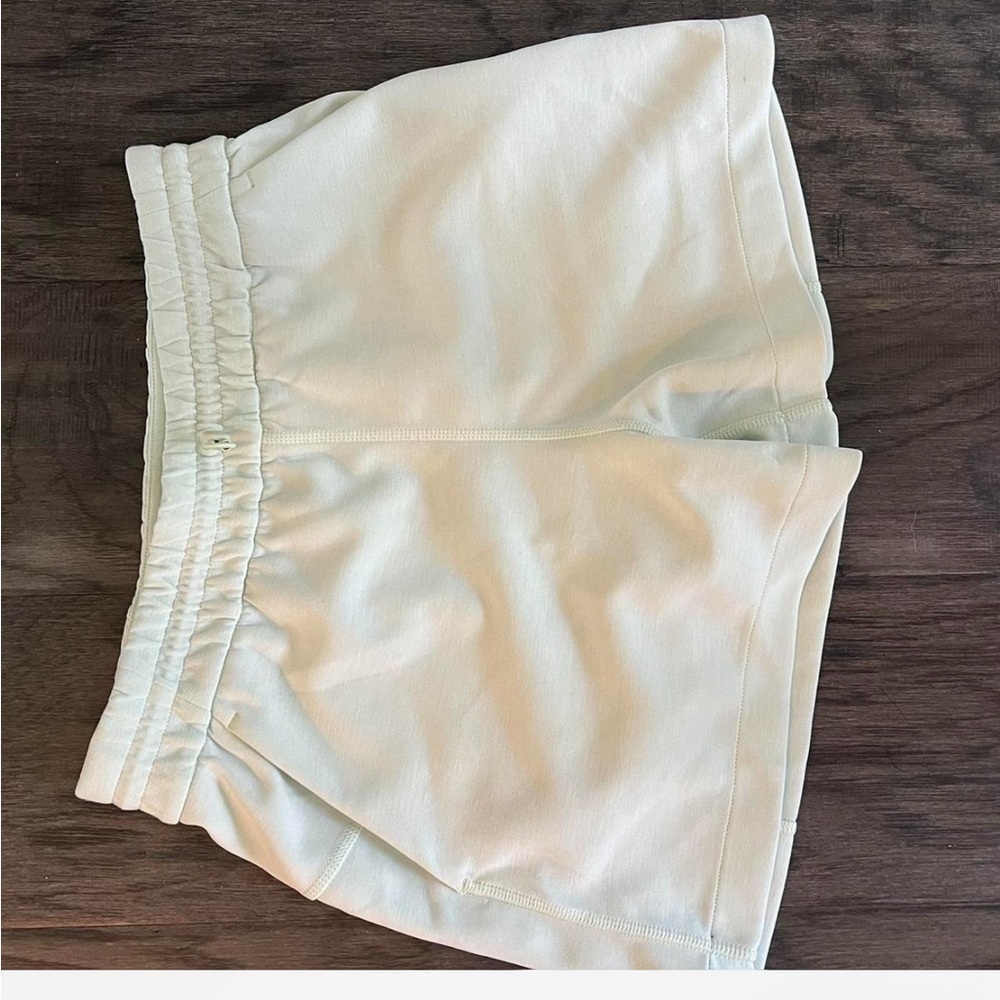 lululemon mint green soft-stream shorts size 4